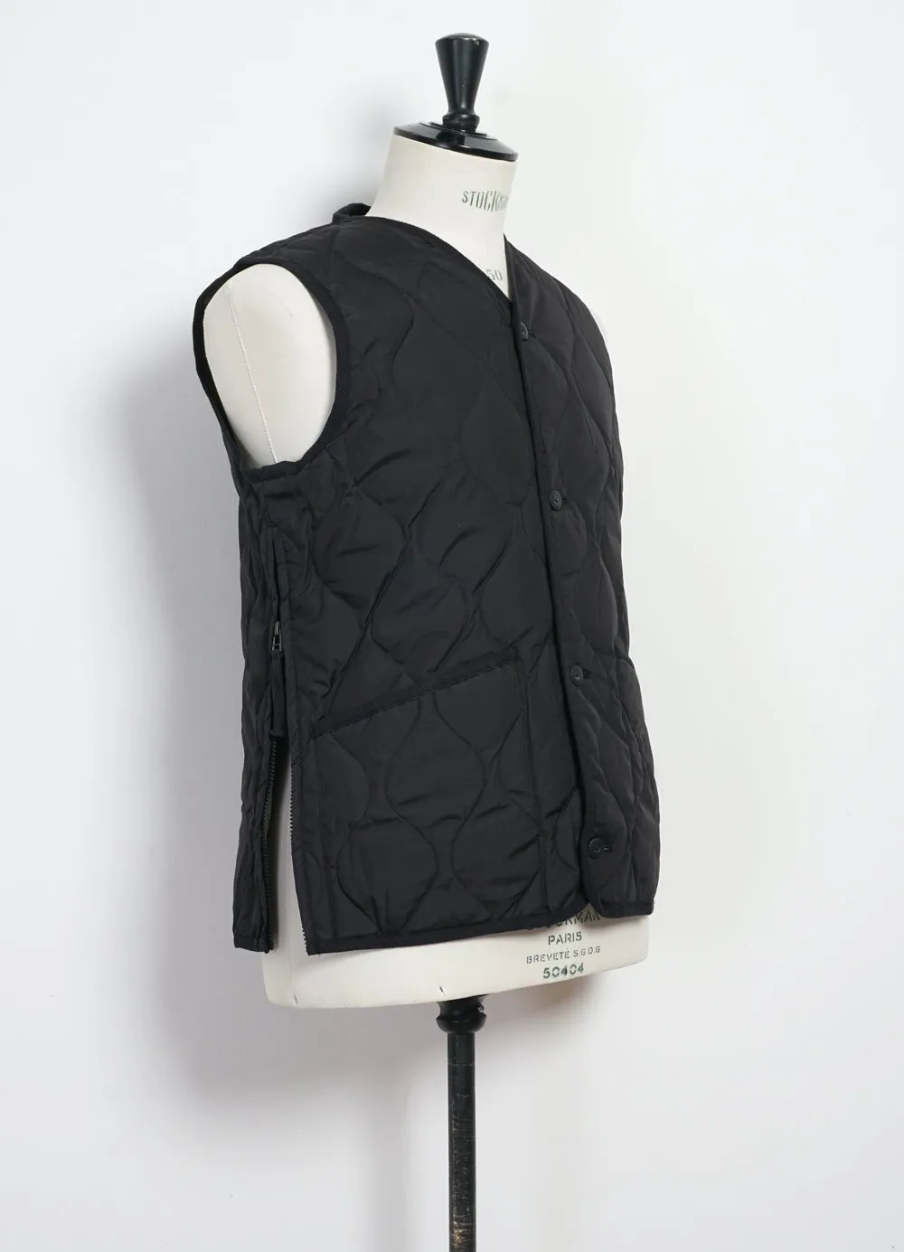 DOWN VEST | Military V-Neck Down Vest | Black