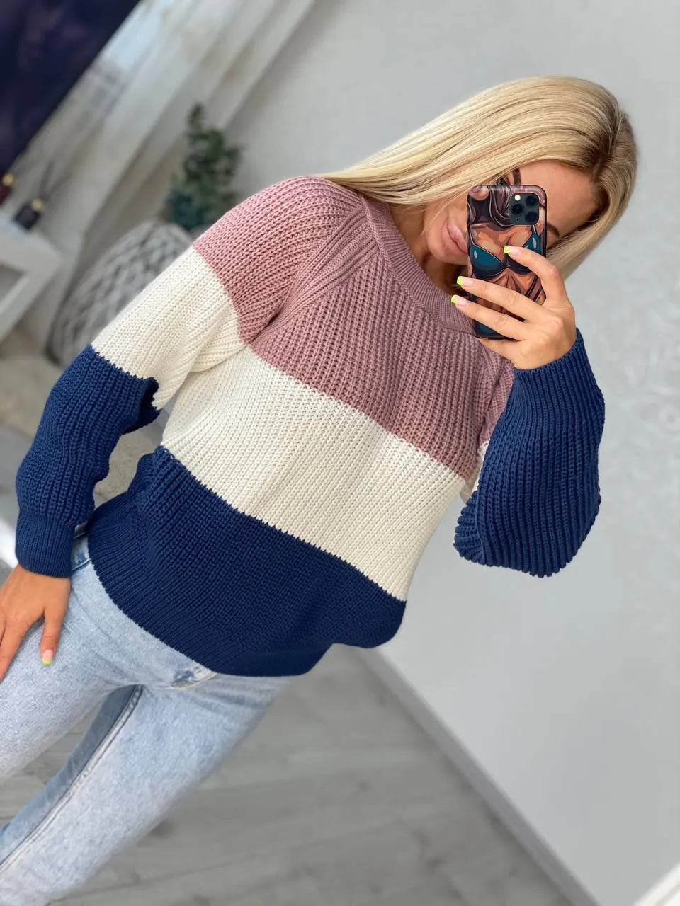 Knitted Warm Sweater Tricolor Fashion Sweater for Autumn Winter