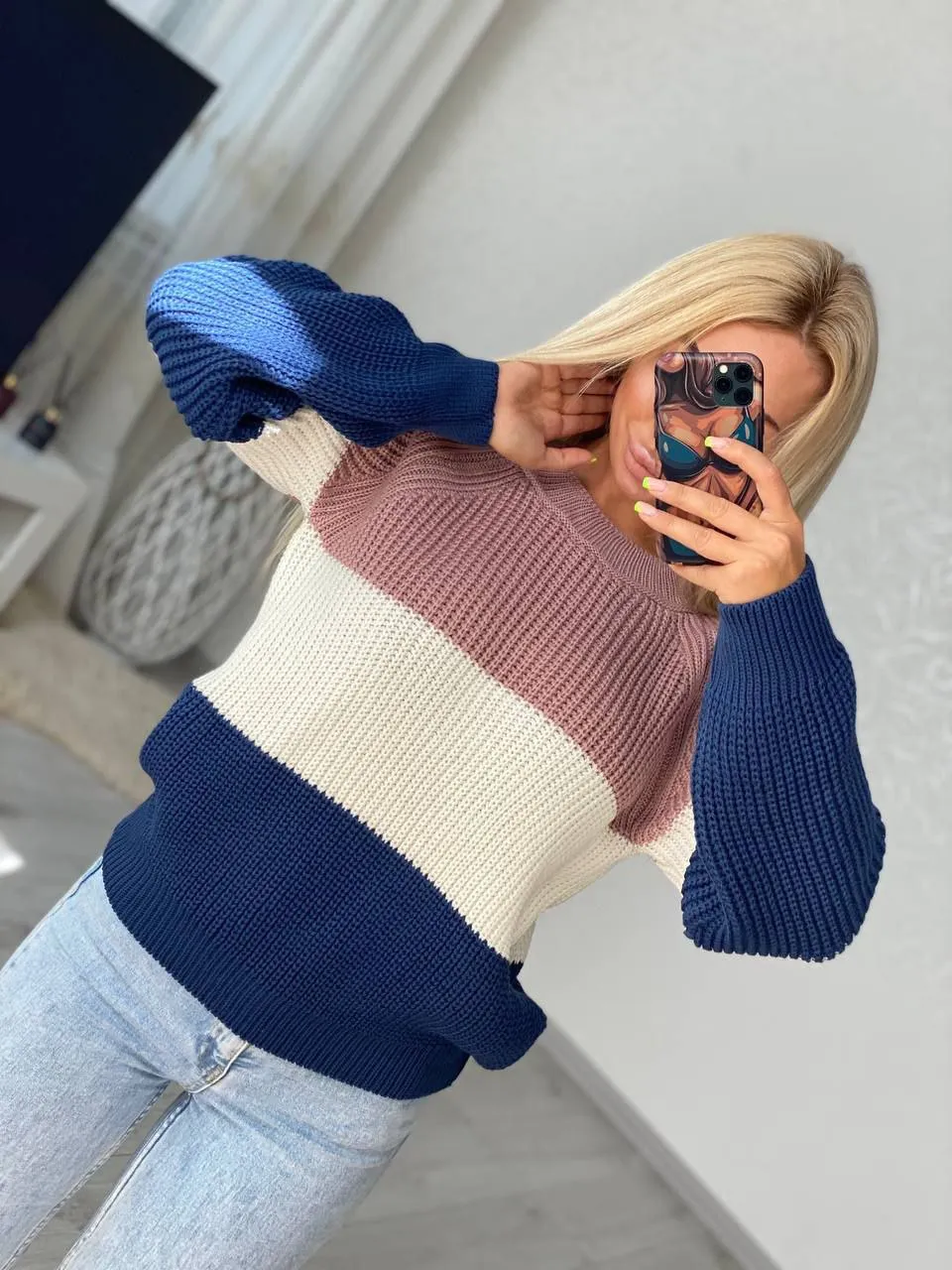 Knitted Warm Sweater Tricolor Fashion Sweater for Autumn Winter