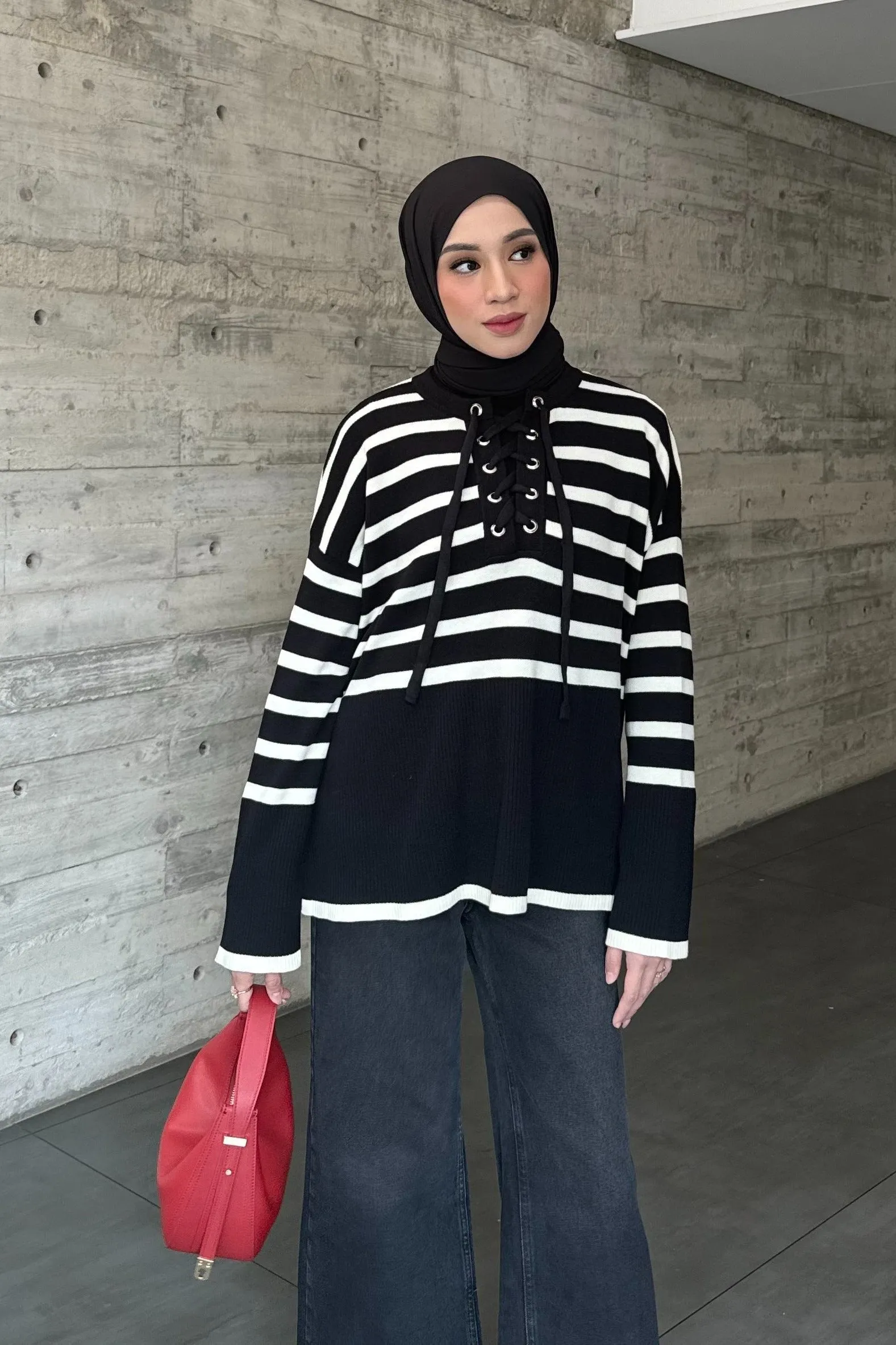 Ring Sweater - Black - Sweater Rajut Salur Wanita KW1680060